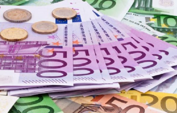 Ecuria javore e kursit te kembimit: Si ka ndikuar pandemia tek valutat e huaja